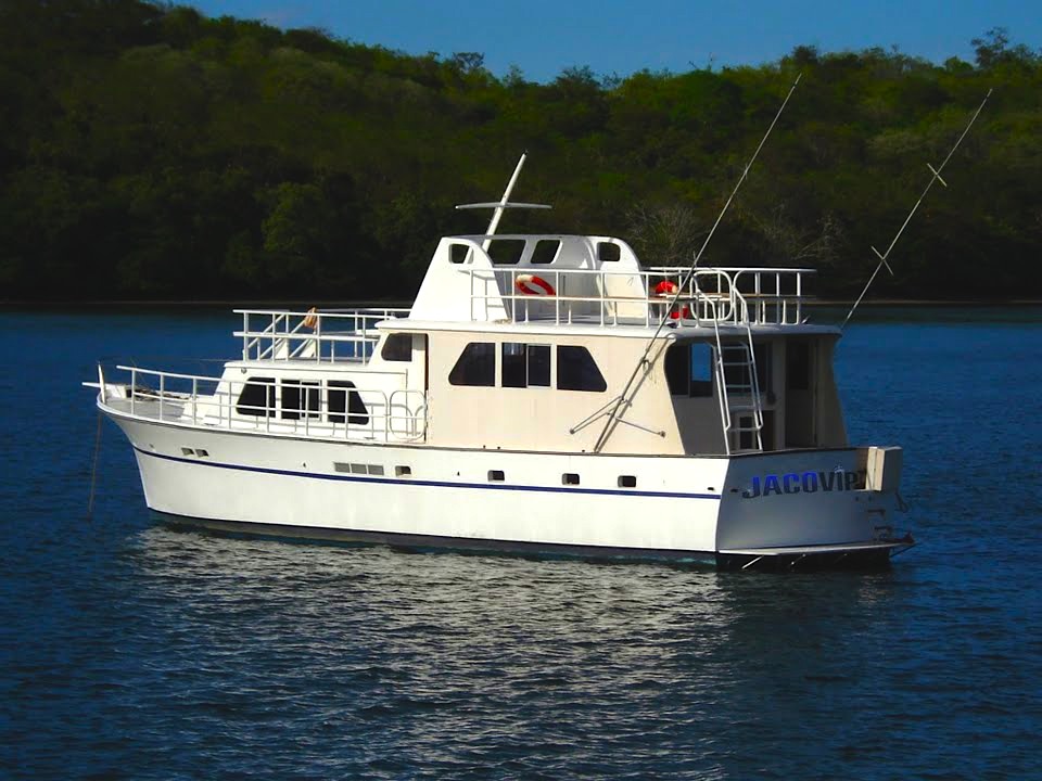 costa rica party boat